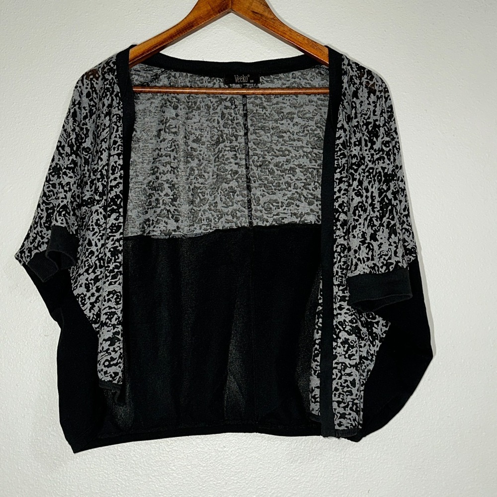 Veeko Women's Sweater Cardigan Draped Open Front Black White Kimono Crop sz M